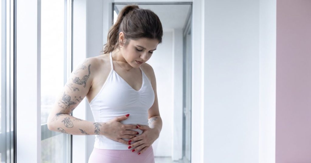 Wzdęty brzuch — przyczyny, diagnostyka i co naprawdę pomaga na przewlekłe wzdęcia